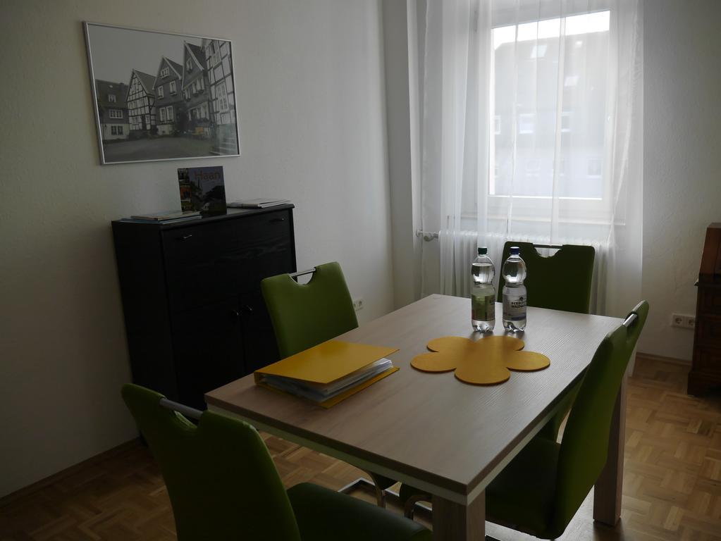 Schoene Ferien Und Messewohnung Naehe Duesseldorf Und Koeln Haan Exterior foto